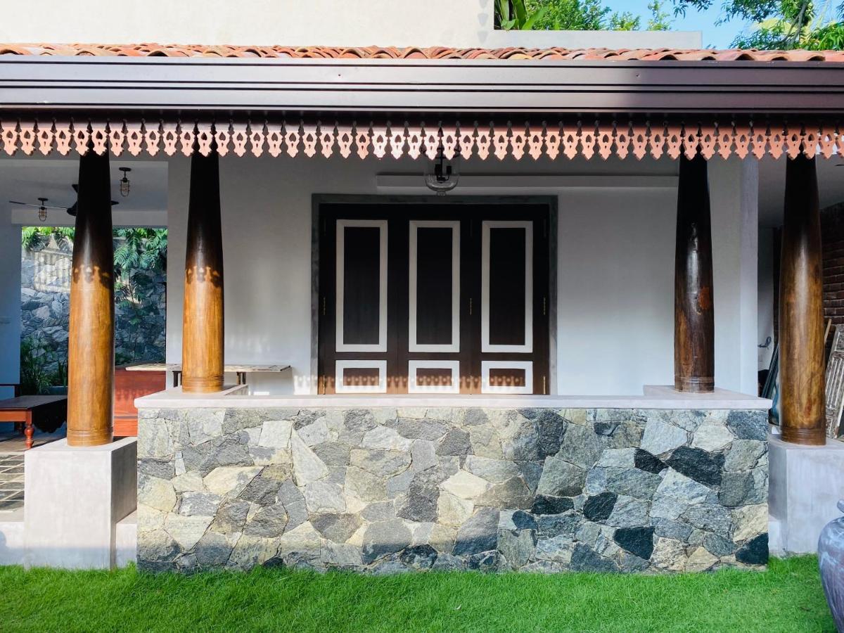 Thaprobana Villa Tangalle - Private Villa Exterior photo