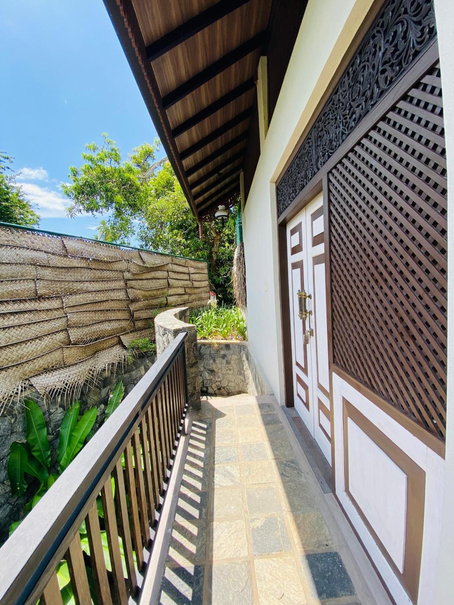 Thaprobana Villa Tangalle - Private Villa Room photo
